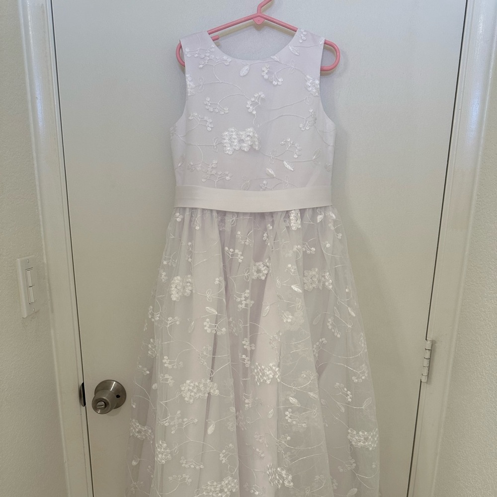 Girls Formal White Dress size 8/9